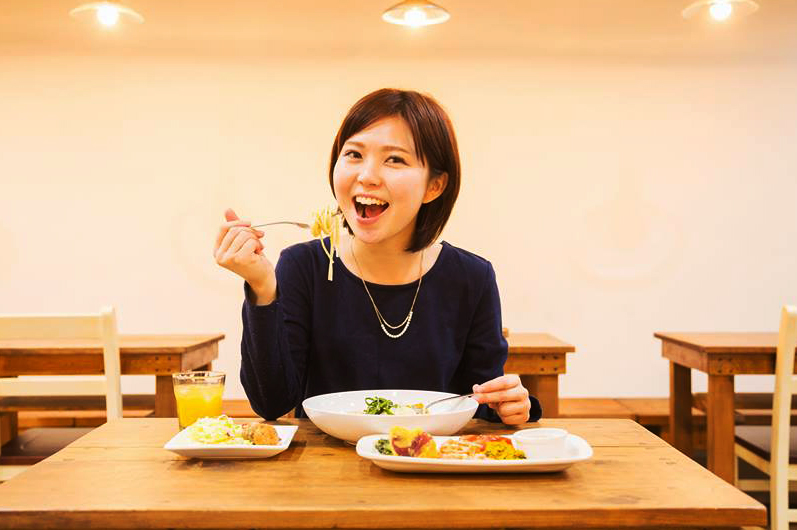 カフェならではの居心地の良さと野菜たっぷりのビュッフェが嬉しい♪「Cafe 桑の実」