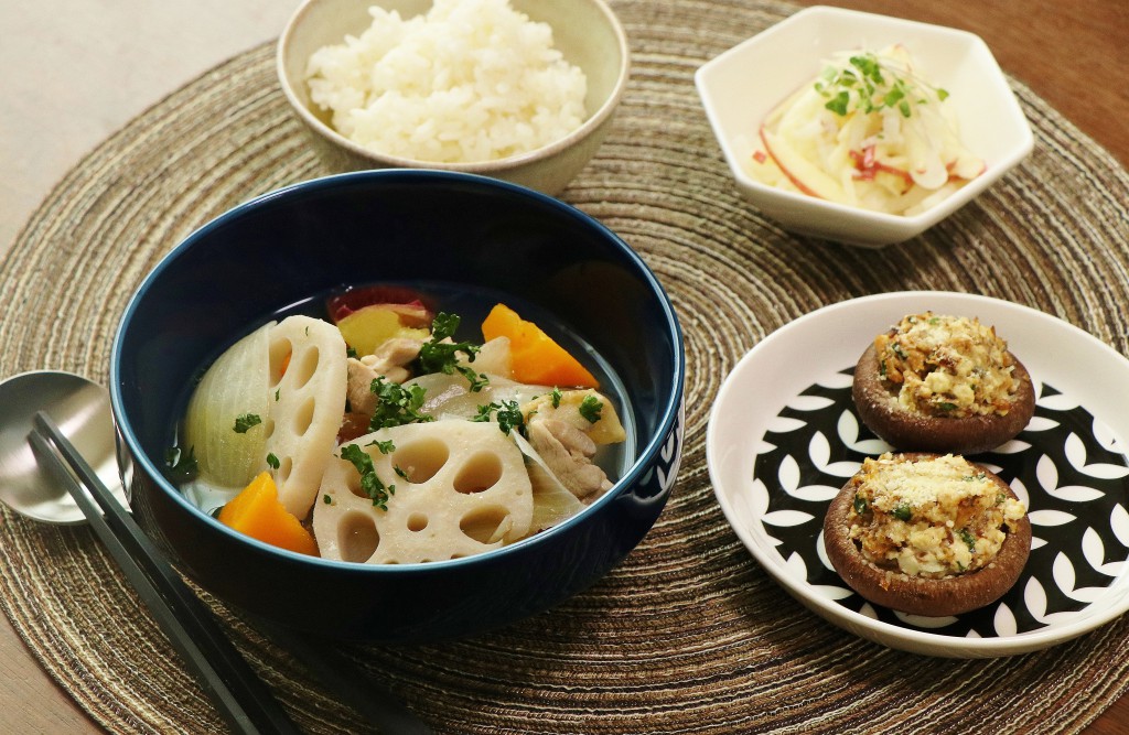 冬にピッタリ！体の芯から温める野菜たっぷりヘルシーレシピ「根菜とチキンのポトフ」