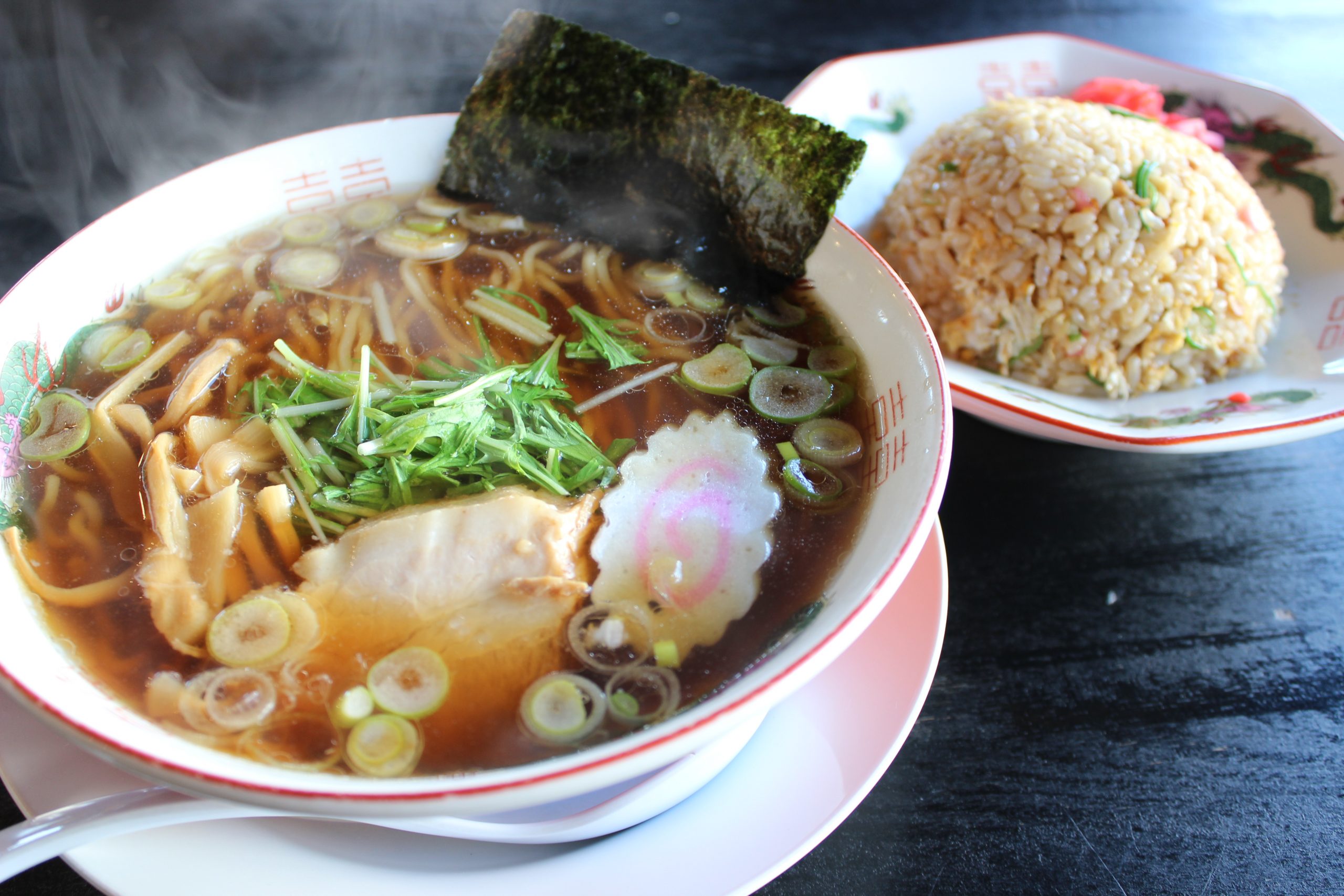 富久山にある中華そば日の出家の2号店「中華そばおつまみ 日の出軒 静町店」が静町にオープン！