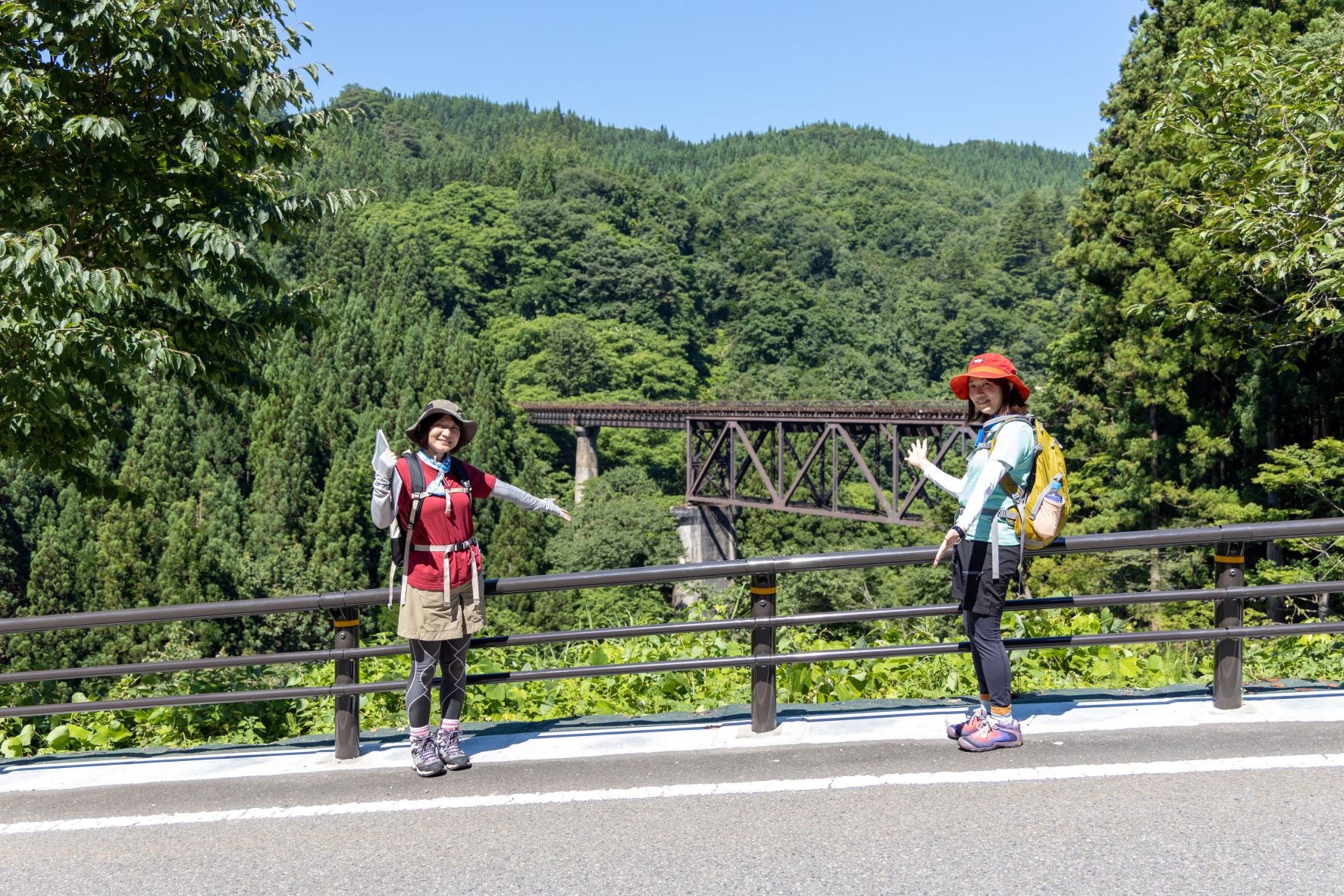 天然の冷蔵庫、ロッククライミング、そして絶景…「会津トレイル」沼田街道コースをarukuが歩く！