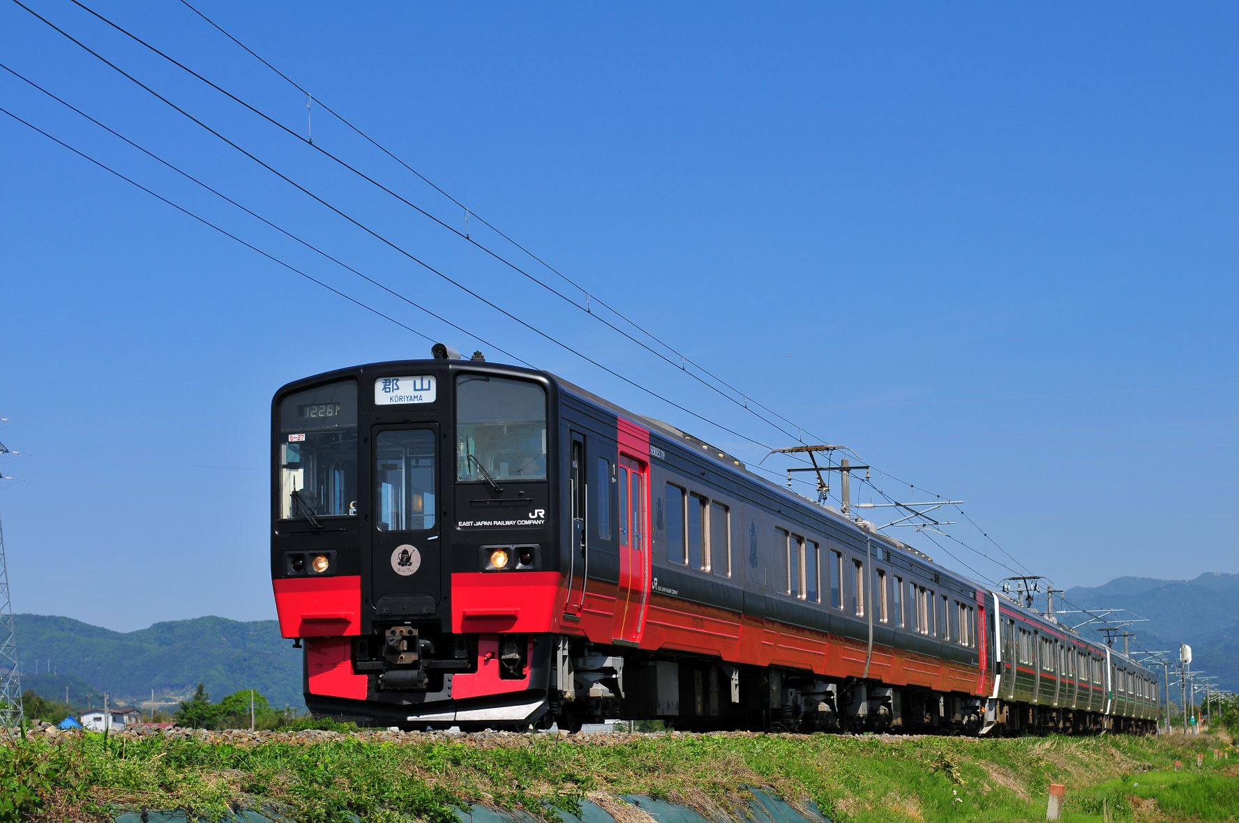 専用臨時列車「フルーティアふくしまで行く 会津本郷焼で楽しむ沿線スイーツ食べっしゃの旅」