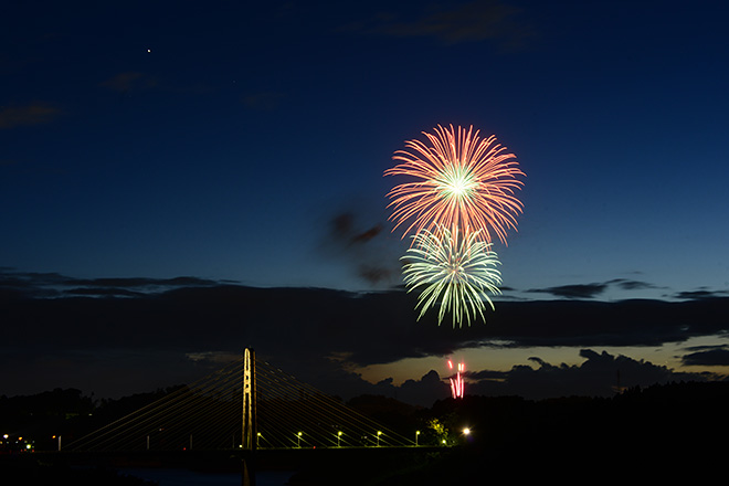 3年ぶりの開催!!「三春の里 夏祭り」色鮮やかな花火が夜空を彩ります♪