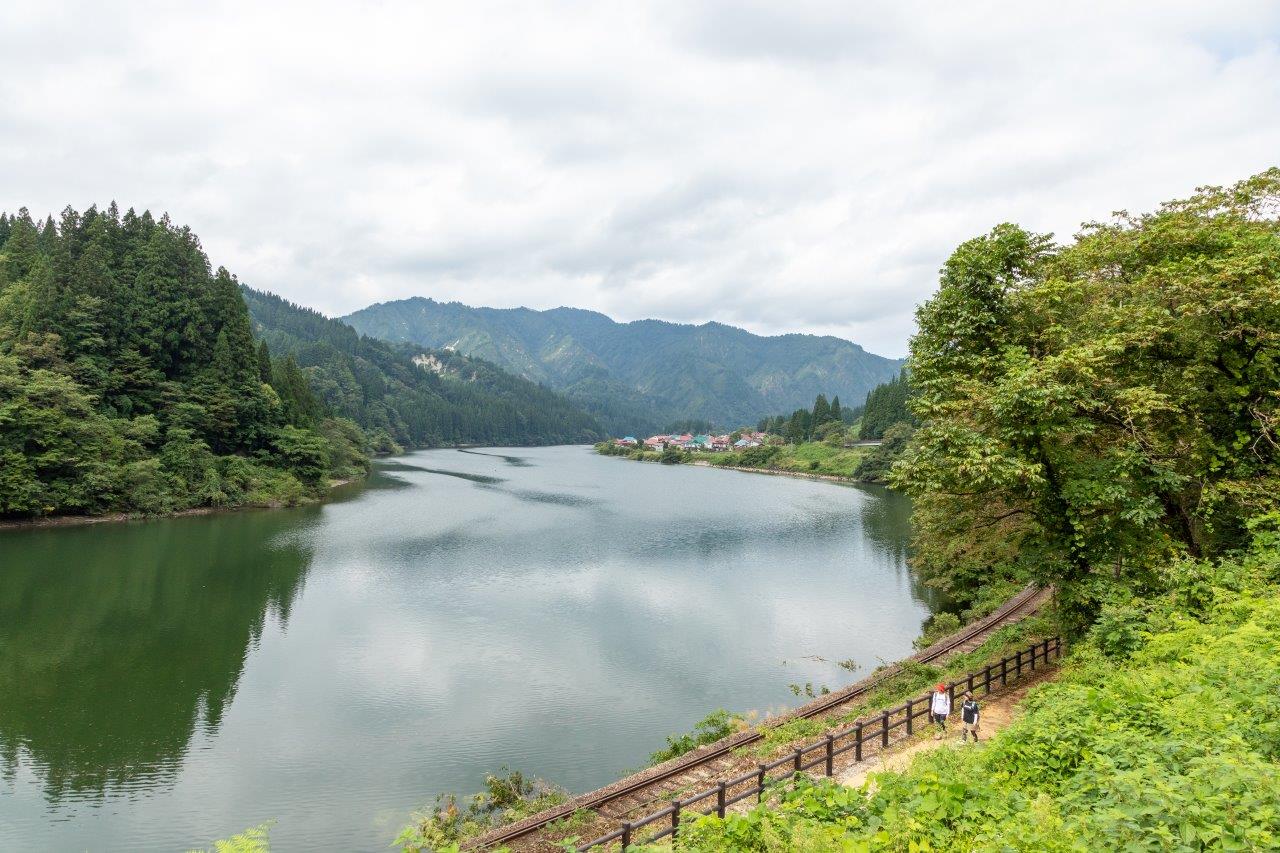 JR只見線全線運転再開で注目のエリア・福島県金山町の会津トレイルルートで、秋の絶景めぐり！