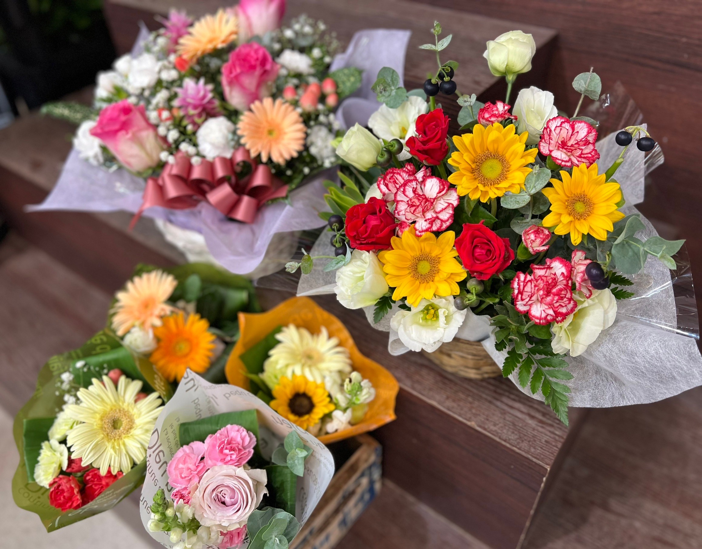 生活に彩りを添えるお店、flower shop Lezan【フラワーショップレザン】が 岩瀬書店 富久山店内に移転オープンしました♪